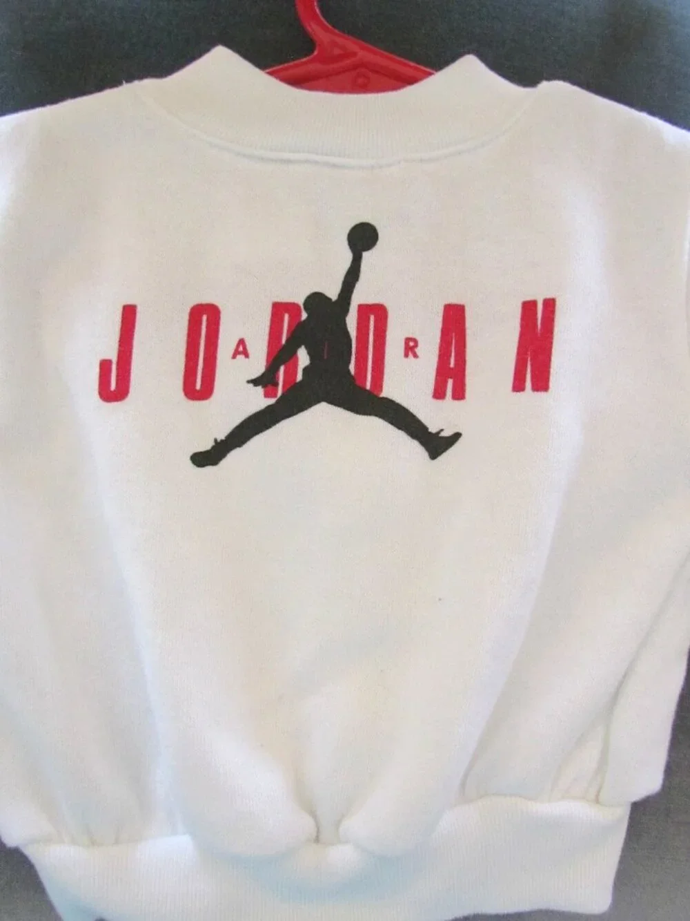 AIR JORDAN BABY JACKET, NIKE 12 M, INFANT MEDIUM WHITE  ZIP JORDAN JUMP LOGO